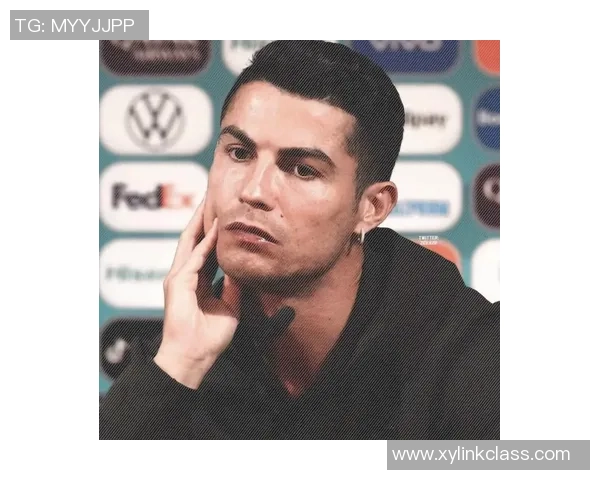 足球明星复古头像女的魅力与风采展现经典时尚之美 足球明星复古头像女的魅力与风采展现经典时尚之美