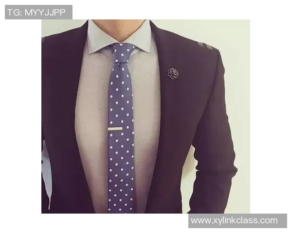 足球明星的魅力与风格如何通过领带展现出独特个性与品位 足球明星的魅力与风格如何通过领带展现出独特个性与品位